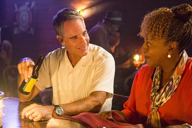 Enjoying a Cold One - NCIS: New Orleans Season 1 Episode 1