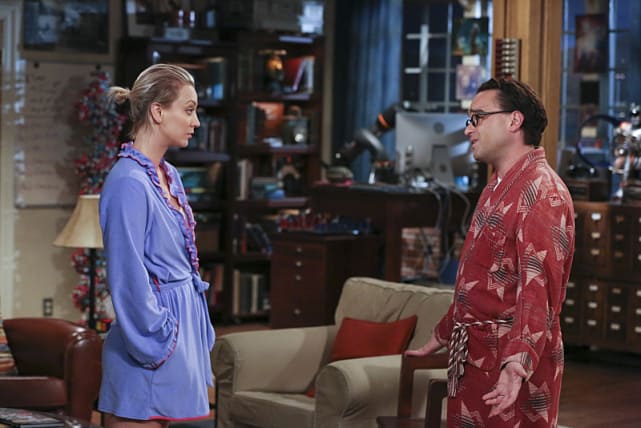 Penny Doesn't Look Pleased - The Big Bang Theory Season 9 Episode 2