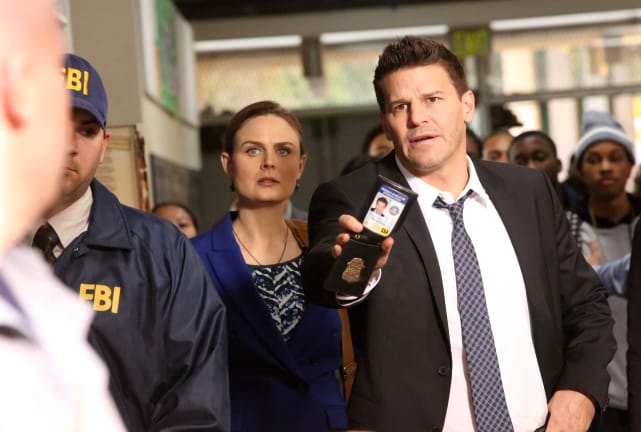 Booth Shows His Badge - Bones Season 10 Episode 12