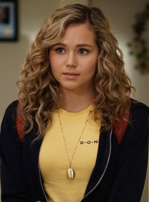 Courtney decision - Stargirl Season 1 Episode 6