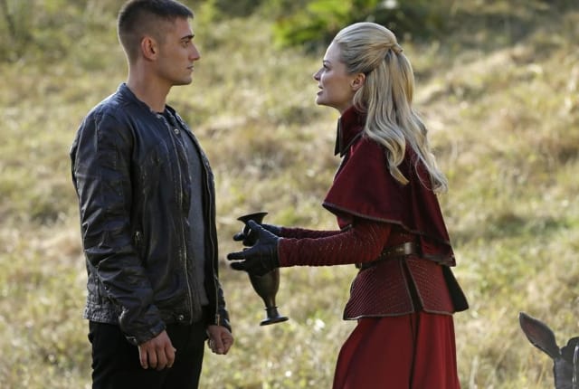 Watch Once Upon a Time in Wonderland Season 1 Episode 8 Online - TV