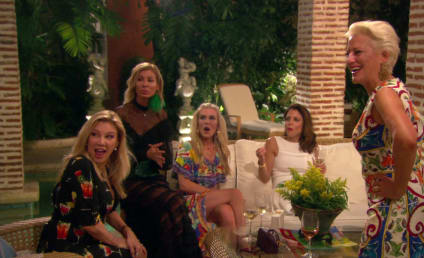 Watch The Real Housewives of New York City Online: Wigging Out
