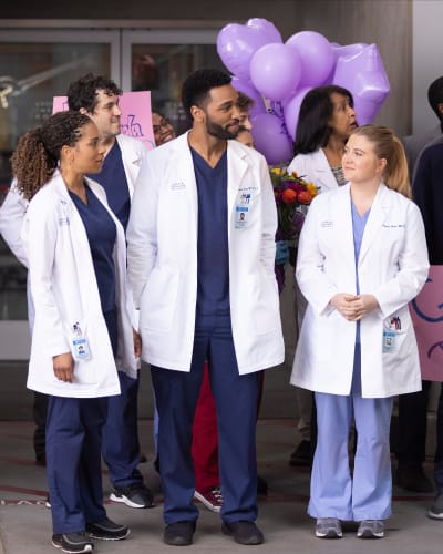 Waiting for a Patient  - Grey's Anatomy Season 18 Episode 14