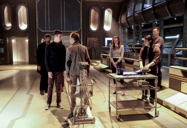 Lab tech tension - The Flash Season 3 Episode 15