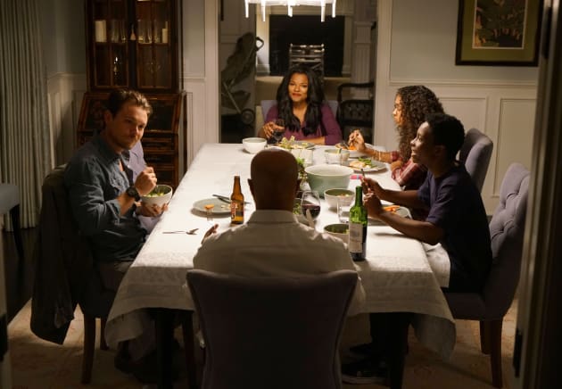 Family Dinner - Lethal Weapon Season 1 Episode 1