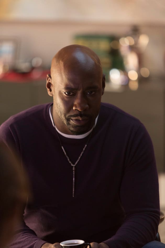 Poor Amenadiel - Lucifer Season 2 Episode 11