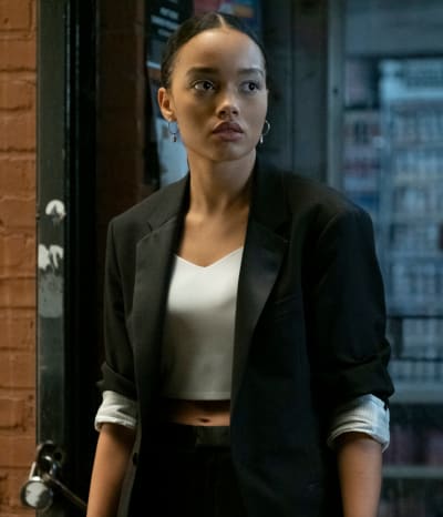 Zoya In Trouble - Gossip Girl (2021) Season 1 Episode 2