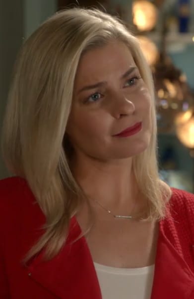 Stephanie Worries - Good Witch Season 6 Episode 5