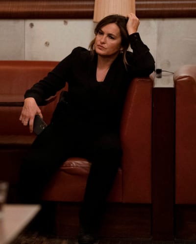 Dealing With a Hostage Taker - Law & Order: SVU Season 22 Episode 12