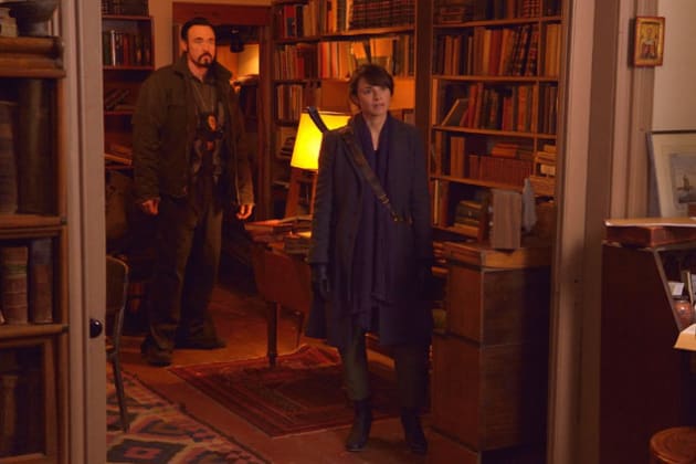 Acquiring the Book By Force? - The Strain Season 2 Episode 10