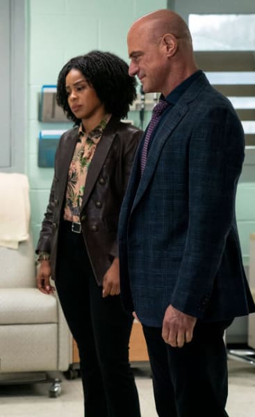 Working With the Feds - Law & Order: Organized Crime Season 3 Episode 20