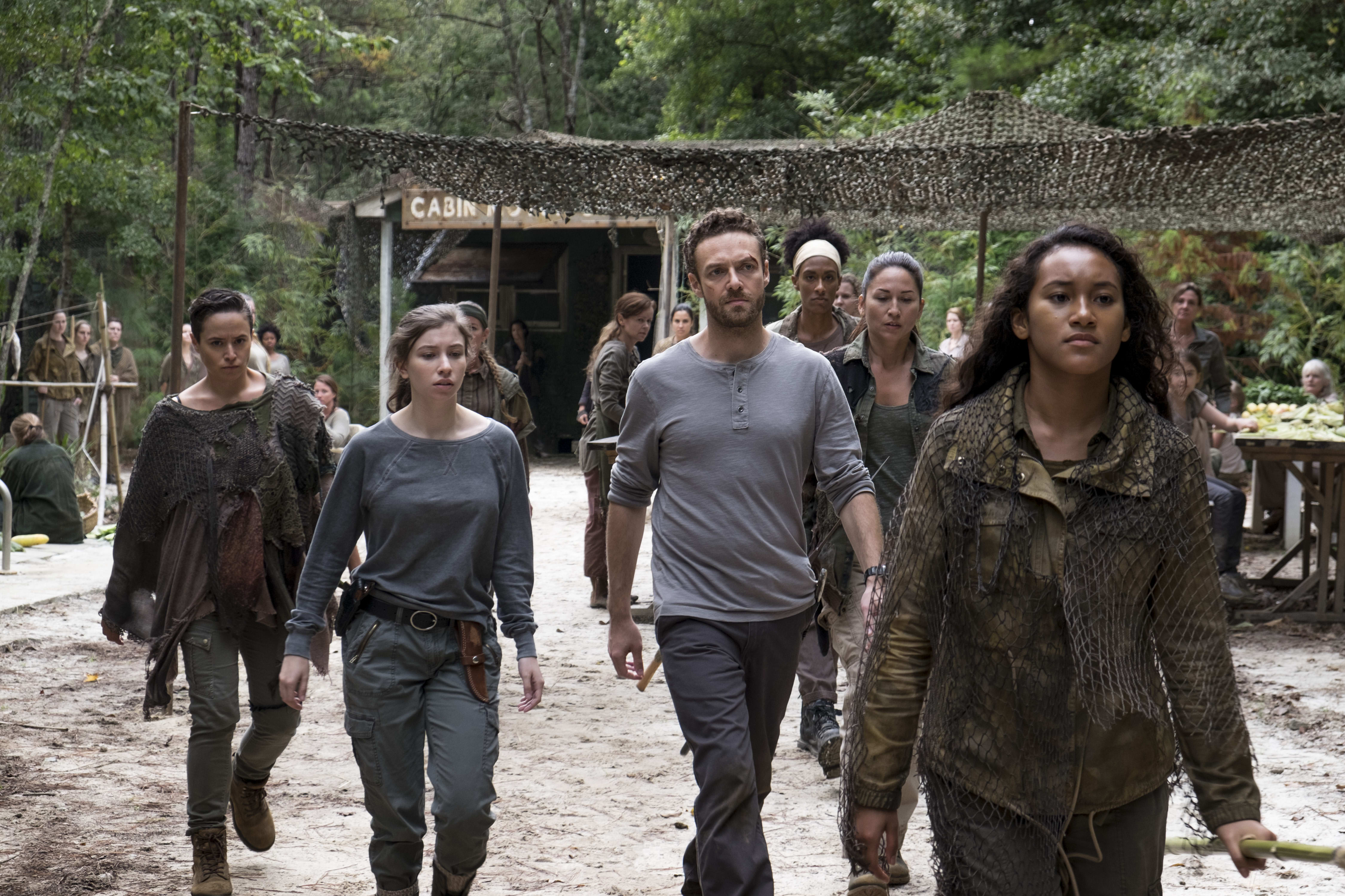 Friend Or Foe The Walking Dead Season 8 Episode 10 Tv Fanatic