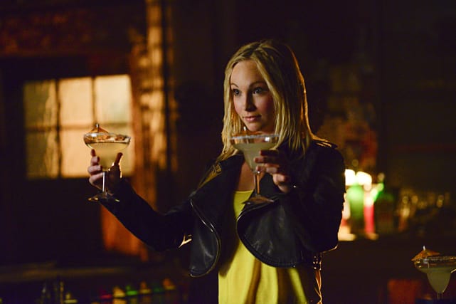 Double Fisted - The Vampire Diaries Season 6 Episode 16