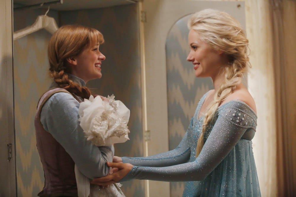Once Upon Time Spoilers: Preview Elsa/Emma Friendship, Captain Swan & Lots More - TV Fanatic