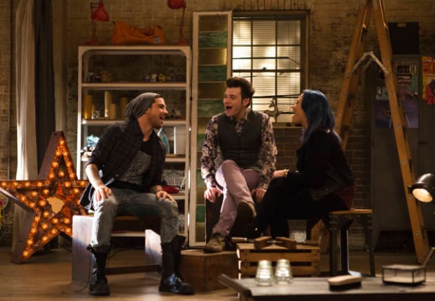 Demi Lovato Guest Stars on Glee