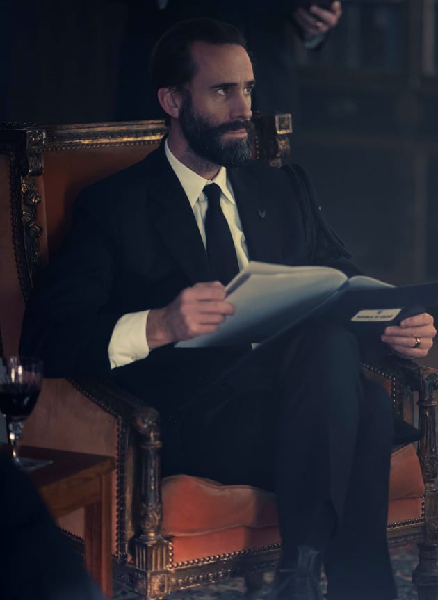 Fred At The Lawrence House The Handmaid S Tale Season 3 Episode 1 Tv Fanatic