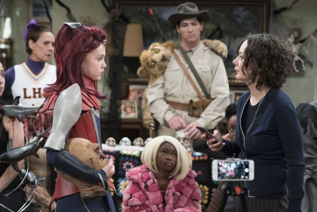 Darlene And Mark - The Conners Season 1 Episode 3
