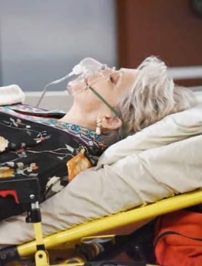 (TALL) Will Julie Make It? - Days of Our Lives