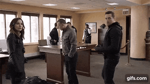 Upton Walks In - Chicago PD Season 4 Episode 21