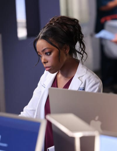 Vanessa and Maggie Clash - Chicago Med Season 8 Episode 6