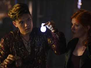 Shadowhunters season 1 episode 1 watch online discount