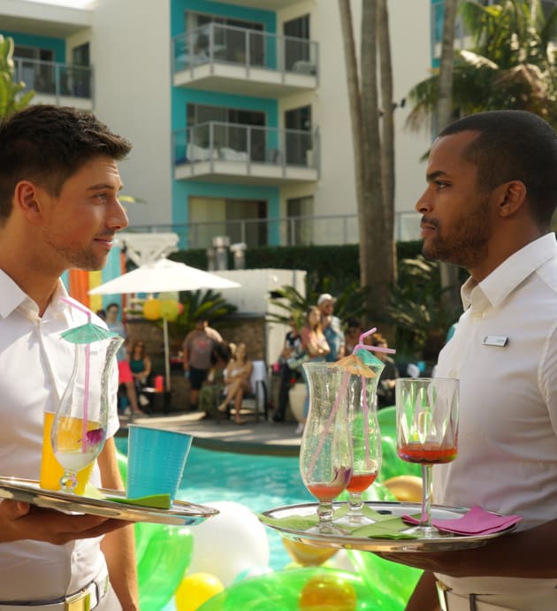 Meeting of the Minds - Grand Hotel Season 1 Episode 7