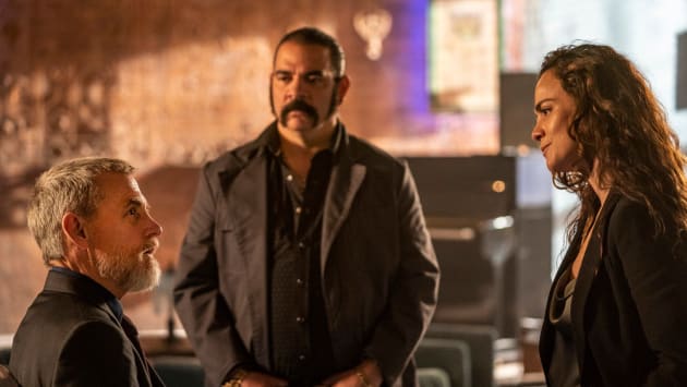 Queen of the south season 3 episode new arrivals 2 watch online