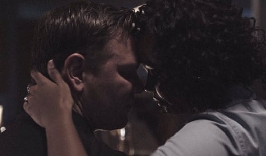 Ryder Forehead Touch - 9-1-1: Lone Star
