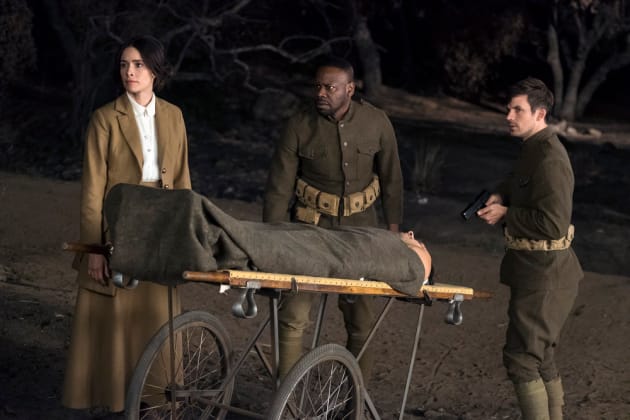 Timeless season top 2 episode 1