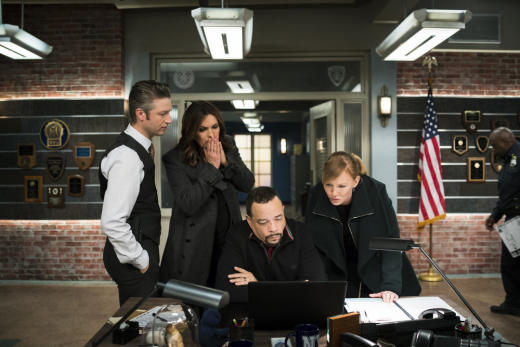 Law And Order Svu Season 18 Episode 17 Review Real Fake News Tv Fanatic
