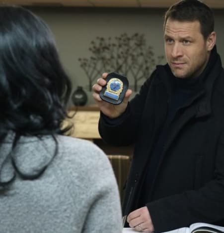 Flashing the Badge - The Disappearance Season 1 Episode 4