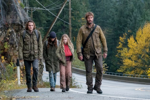 The Bowmans Are Walking Toward Seattle - Colony Season 3 Episode 6
