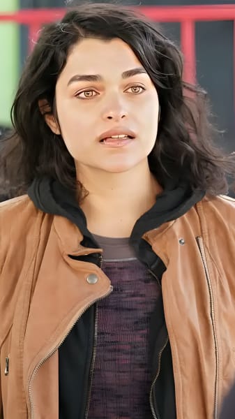 Eve Harlow - The Rookie