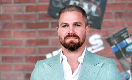 Stephen Amell to Reprise Arrow Role on the Final Season of The Flash