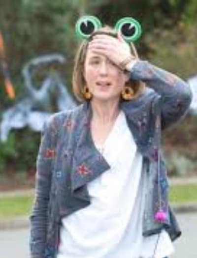 Sonya Loses Nell - Neighbours