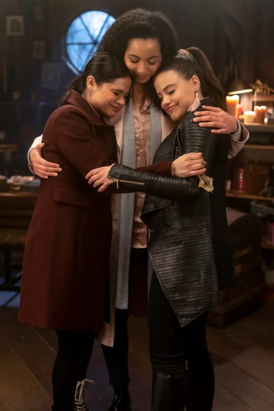 Charmed Season 1 Episode 18 Review: The Replacement - TV ...