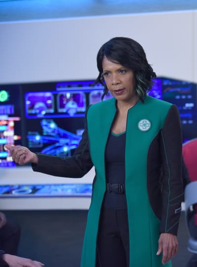 Vertical Finn - The Orville Season 2 Episode 3