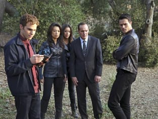Watch agents of shield hotsell season 6 episode 1