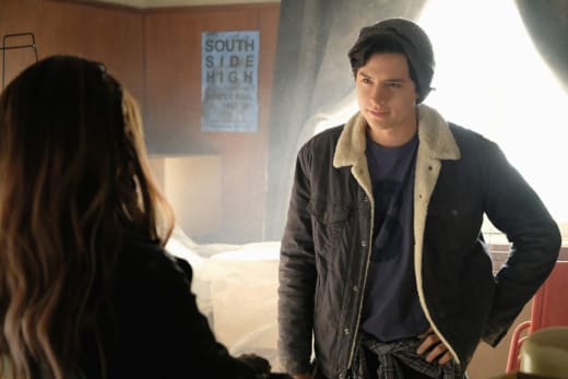 Riverdale Season 2 Episode 3 Review Chapter Sixteen The Watcher In The Woods Tv Fanatic