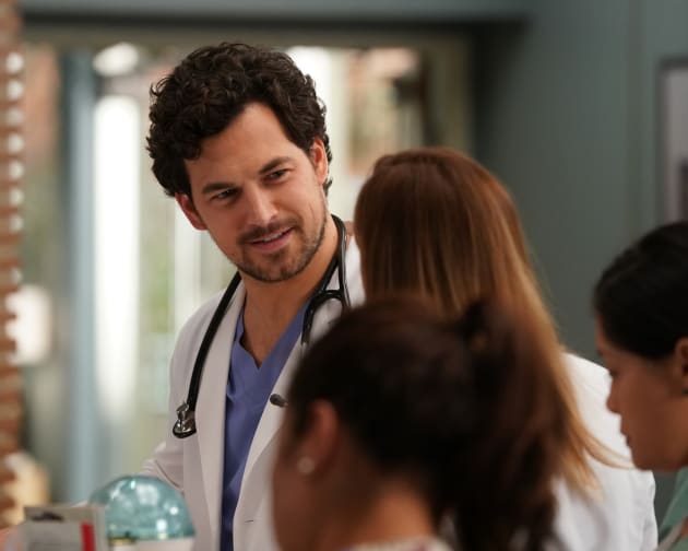 DeLuca in Troubld - Grey's Anatomy Season 16 Episode 14