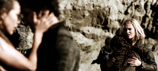 Clarke's jealousy over Bellamy - The 100
