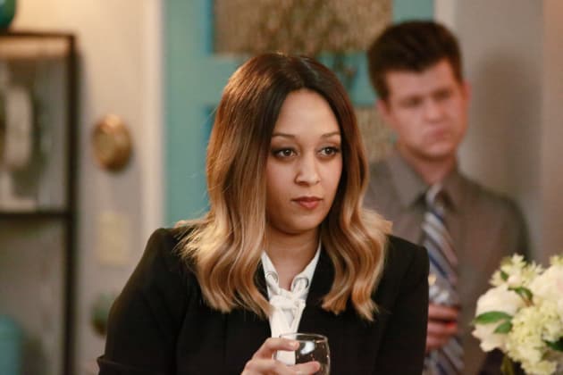 Tia Mowry - Mistresses Season 4 Episode 1