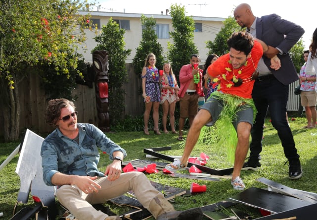 A Little Too Much - Lethal Weapon Season 1 Episode 16