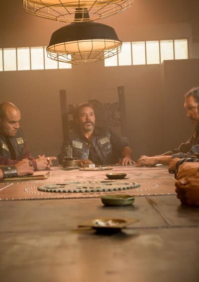 Charter Presidents - Mayans M.C. Season 2 Episode 1