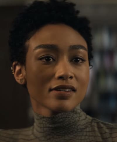 Marienne's Interest - YOU Season 3 Episode 3