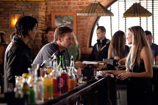 The Vampire Diaries Season 1 Episode 12 Bartender Bromance At The Bar Tv Fanatic