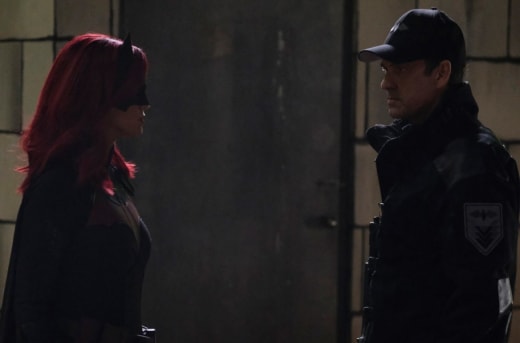 Face Off - Batwoman Season 1 Episode 20