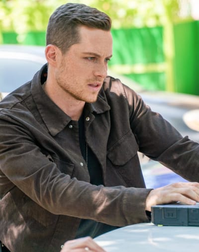 Tracking Texts - Chicago PD Season 7 Episode 1