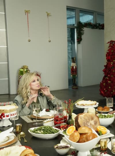 Avoiding the Food Fight - A Divas Christmas (Tall)