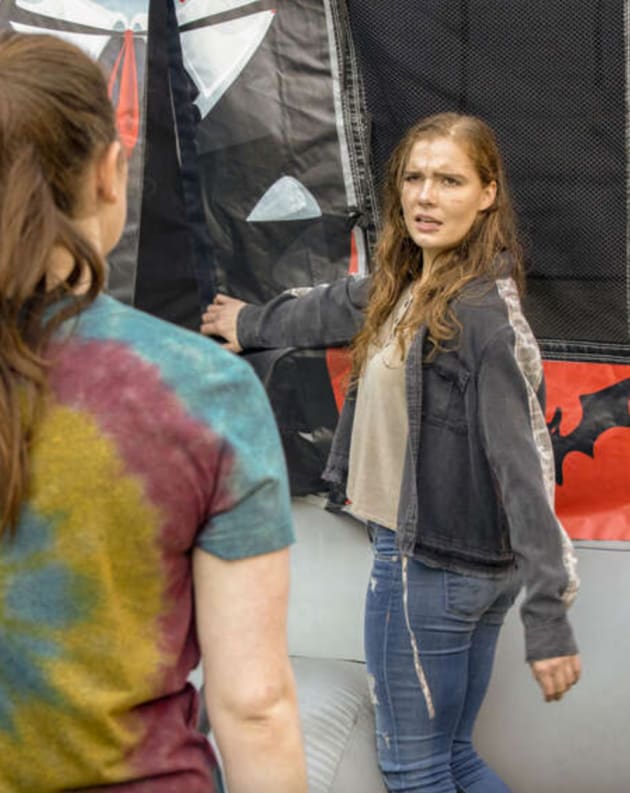 Debbie's Girlfriend - Shameless Season 11 Episode 2